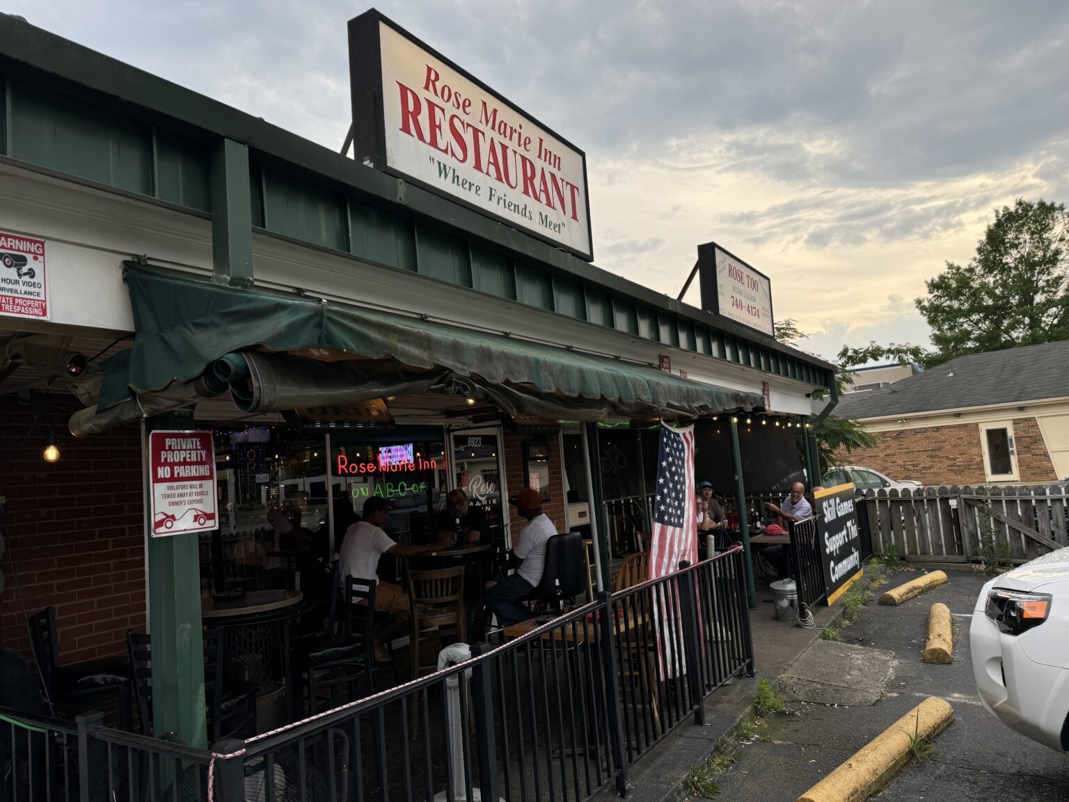 Rose Marie Inn Exterior - Where Friends Meet